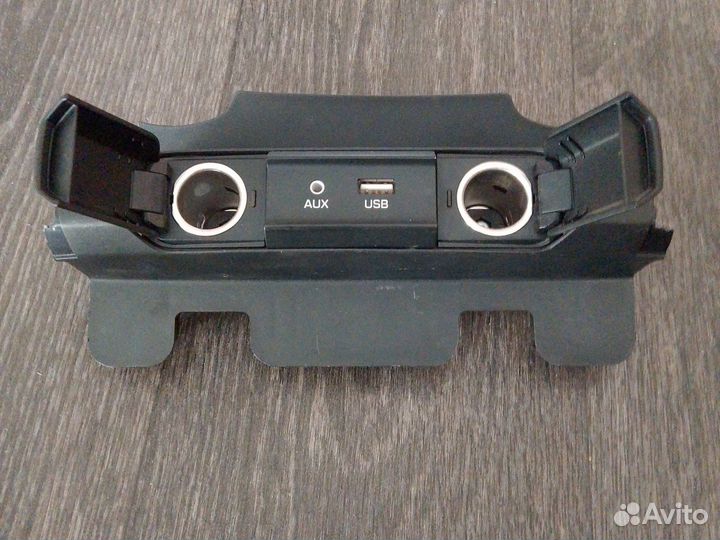 Блок панель с USB и AUX для Kia Rio 4/X-lain