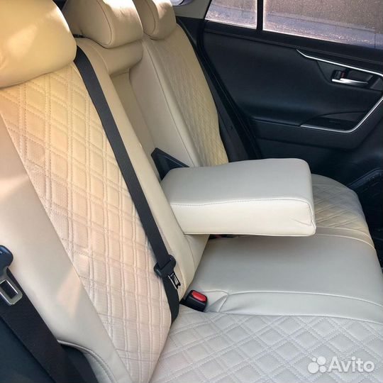 Чехлы Toyota Rav-4 (50) 3D ромб