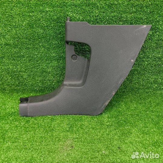 Накладка внутренняя на порог передняя левая