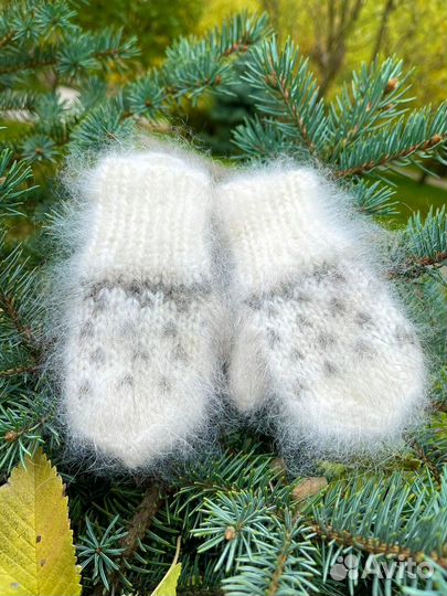 Пуховый комплект носочки и варежки для малышей