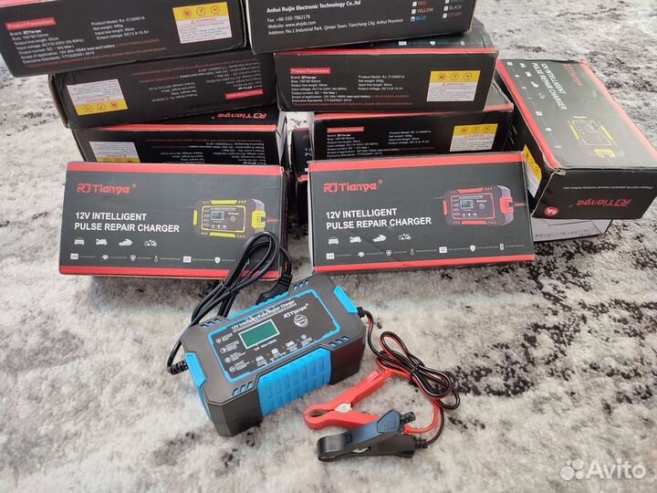 Автомобильное зарядное устройство Новые