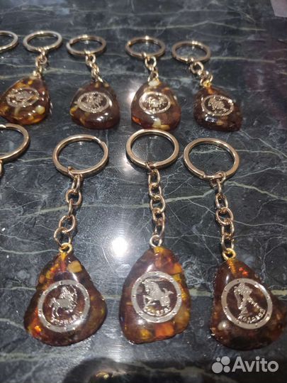 Брелки для ключей знаки зодиака янтарь новые