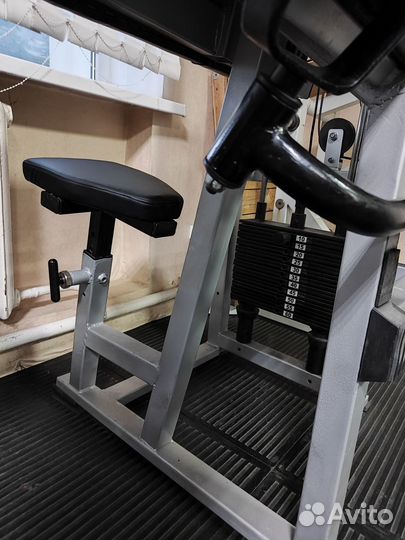 Бицепс- машина