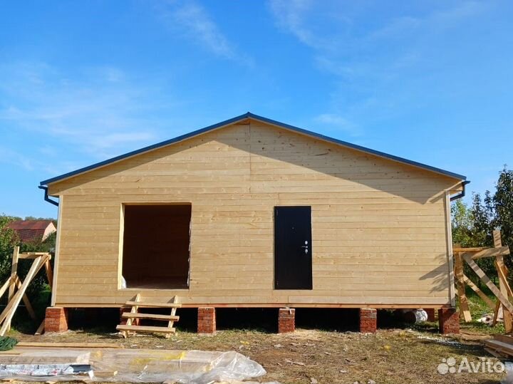 Каркасный дачный домик 10х10