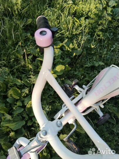 Детский велосипед четырехколесный 12