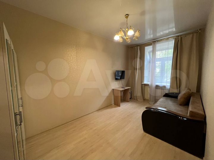 2-к. квартира, 42 м², 1/3 эт.