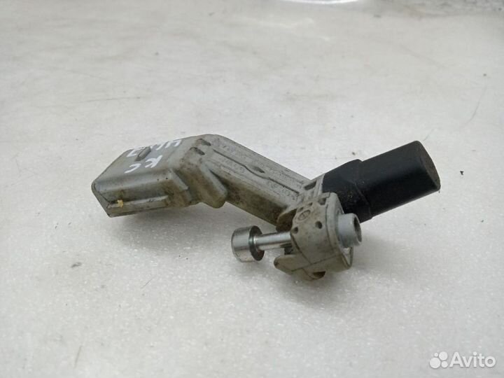 Датчик коленвала volkswagen golf 6
