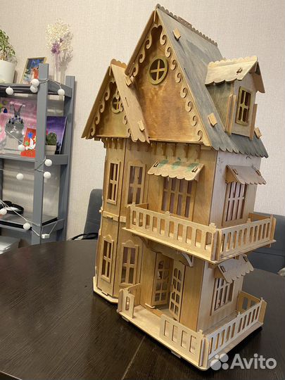 Кукольный домик с мебелью