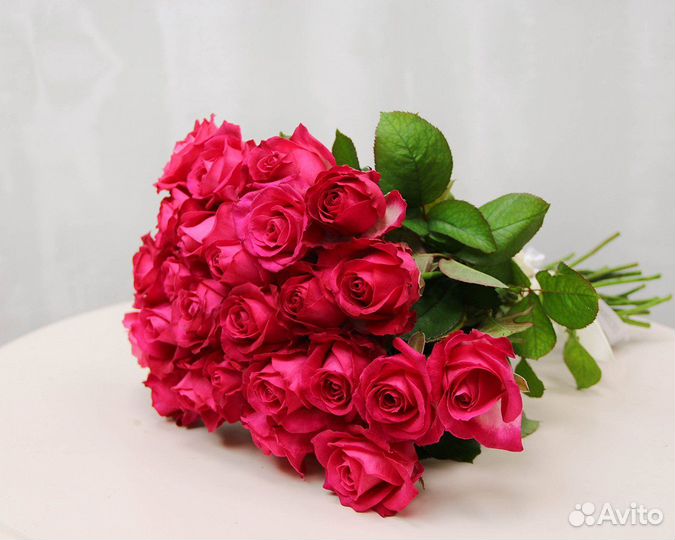 Букет из 25 малиновых роз 40 см (Россия) под ленту