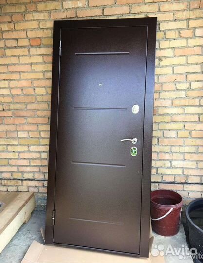 Дверь входная новая
