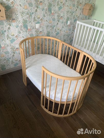 Детская кроватка с матрасиком