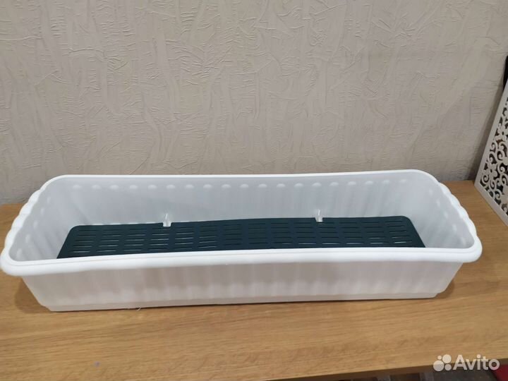 Балконный ящик для цветов и опоры для растений