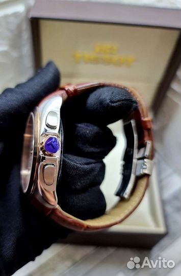Элитные часы на кожаном ремешке Tissot