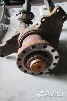 Кулак передний левый 81442013225