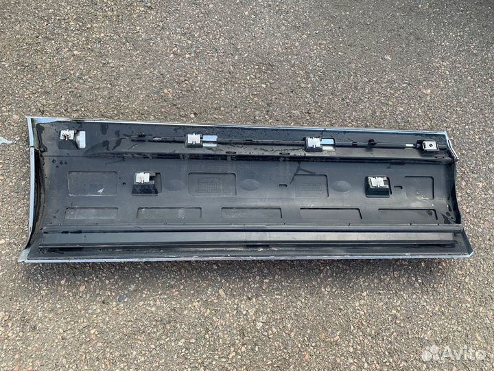 Накладка двери задней левой Touareg 2