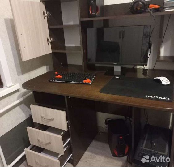 Компьютерный стол
