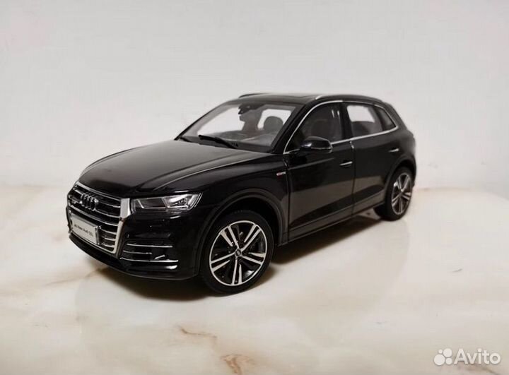 Ауди q5 модель 1:18