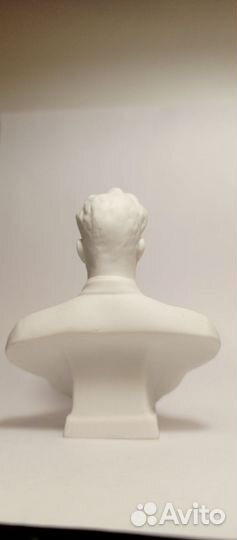 Бюст Маяковский