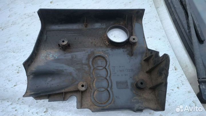 Крышка двигателя Audi A4B5 1.6 06B103935H