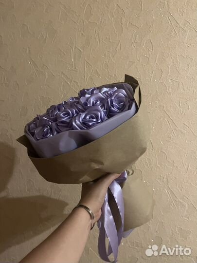 Букет роз из атласных лент