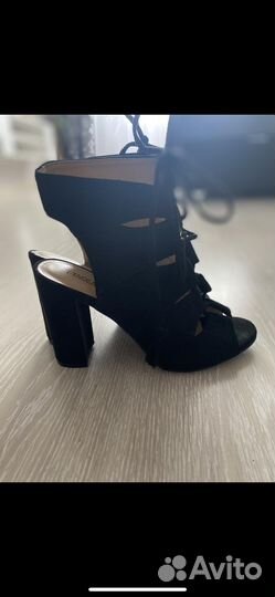 Босоножки женские