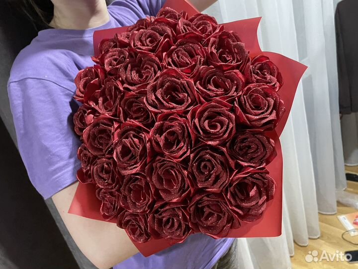 Розы из атласных лент