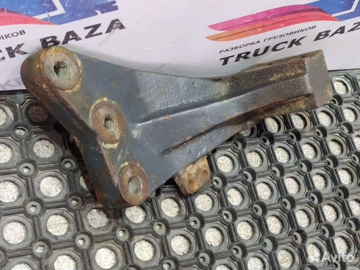 Кронштейн двигателя передний левый Iveco Stralis