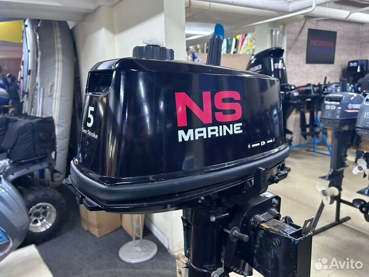 Лодочный мотор Nissan Marine 5 витрина