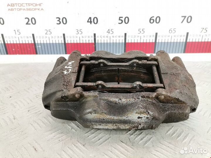 Суппорт передний левый Toyota 4775060261