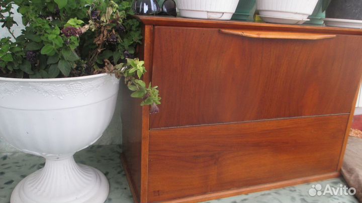 Шкаф с тумбой