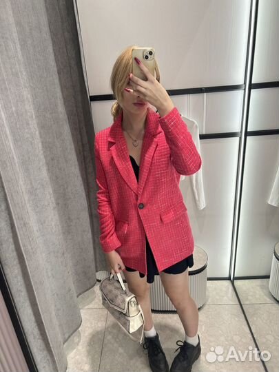 Розовый пиджак