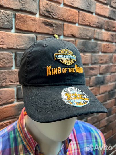 Бейсболки и панамы