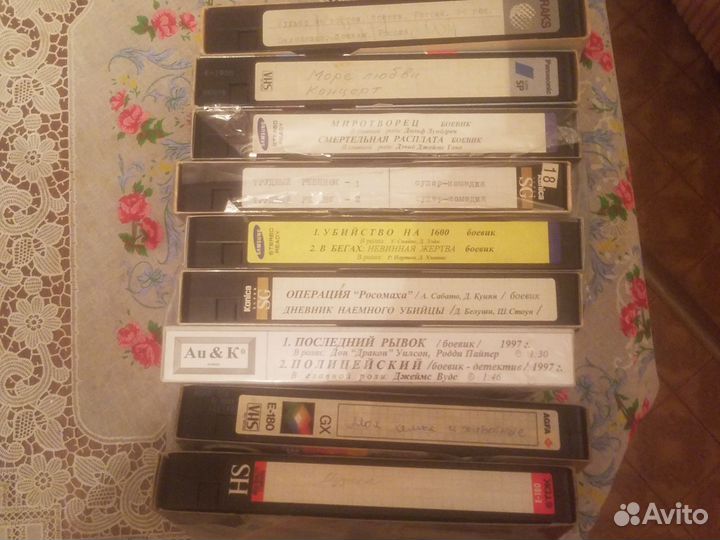 Видео и аудио кассеты. Диски. Тематика разная