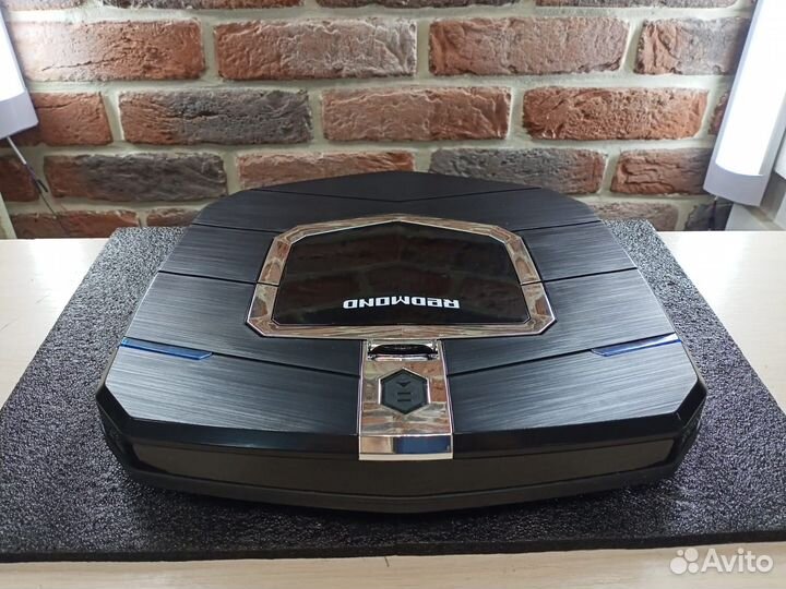 Робот-пылесос redmond RV-R250, черный