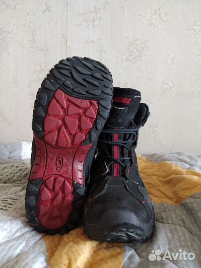 Треккинговые ботинки
