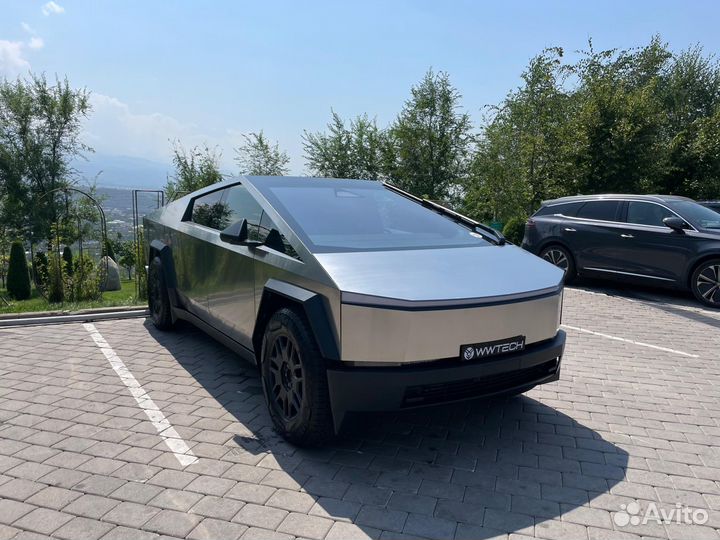 Tesla Cybertruck AT, 2024, 120 км