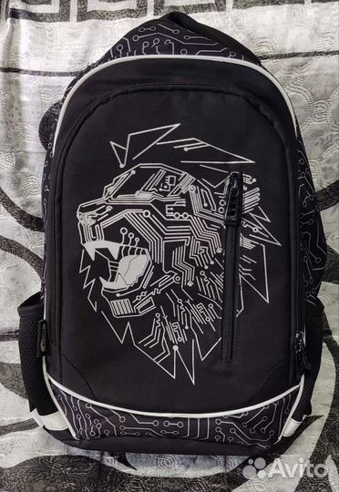 Школьный рюкзак