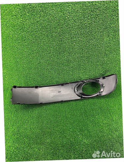 Накладка противотуманной фары правая transporter T