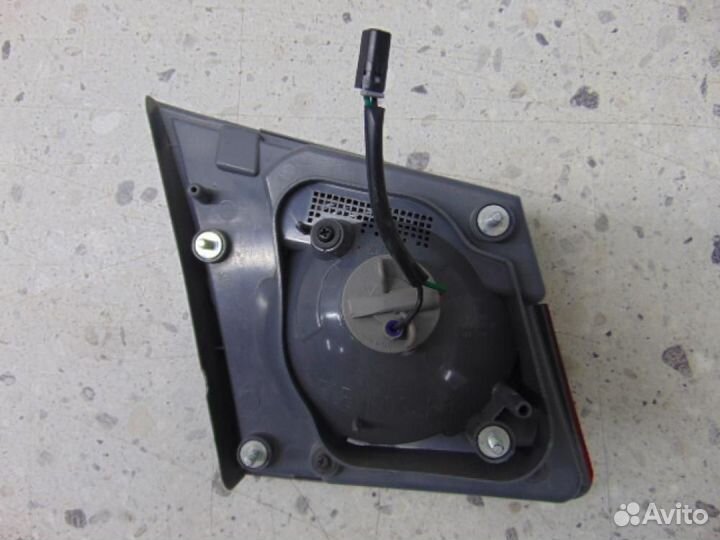 Фонарь задний внутренний правый Honda Civic 4D 200