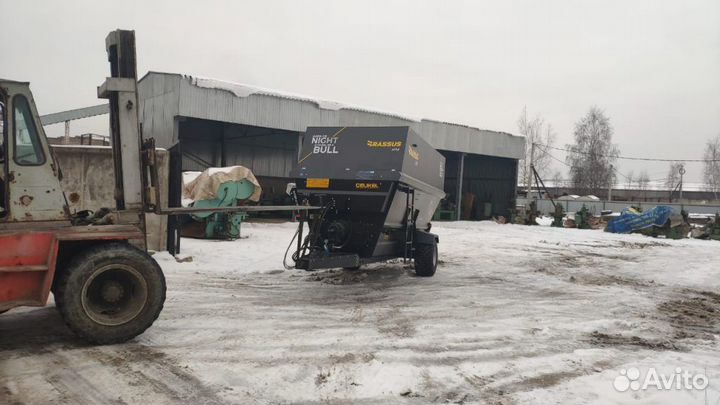 Миксер-кормораздатчик Celikel Brassus H8, 2023