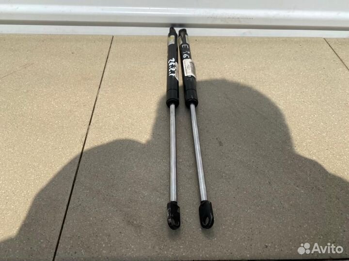 Амортизатор капота BMW е36