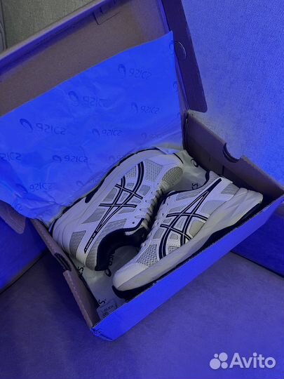 Кроссовки asics