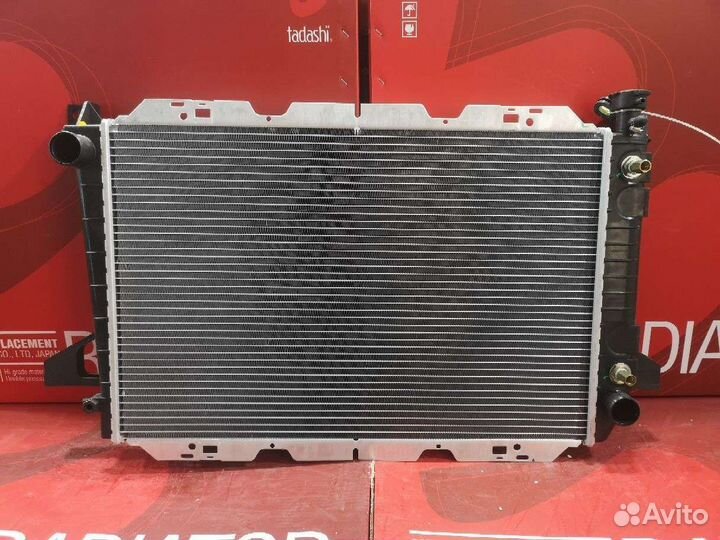 Радиатор двс ford bronco 4.9