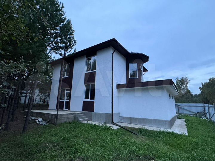 Дом 245 м² на участке 8 сот.