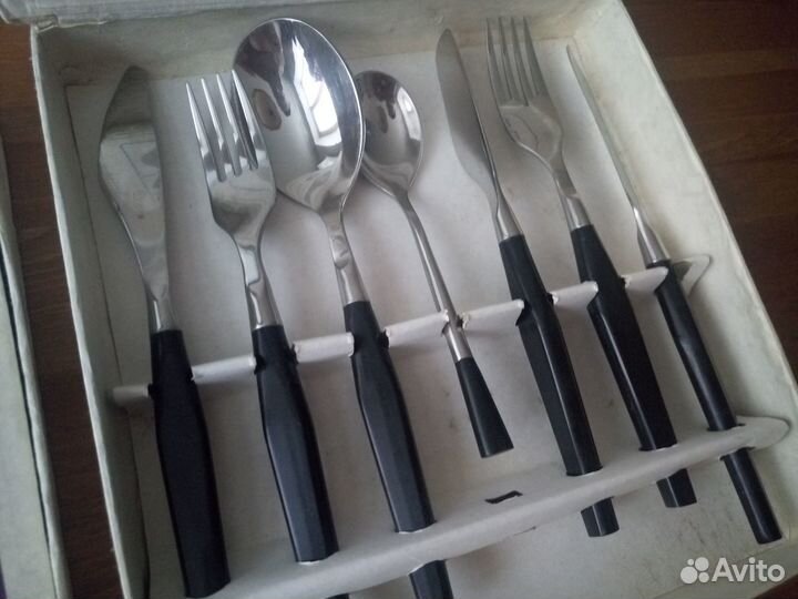 Вилки ложки ножи 2 набора не использовались за всё