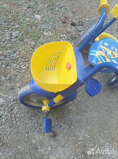 Детский велосипед с ручкой