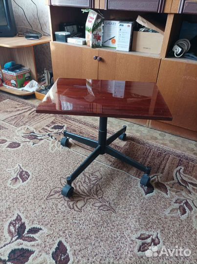 Подставка для цветов, телевизора