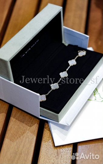 Искусство и стиль: браслет Van Cleef с перламутром