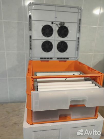 Инкубатор для яиц автоматический 256 яиц