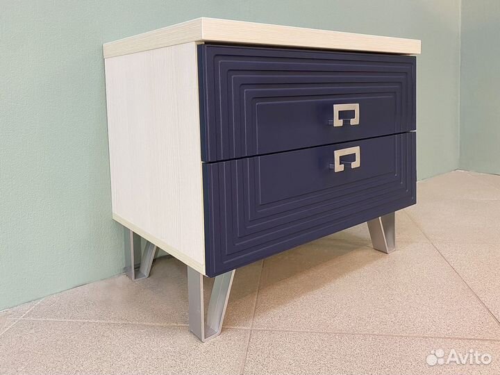 Тумба прикроватная